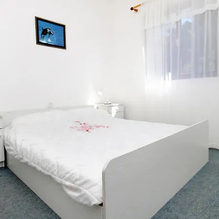 With Parking Space Prizba, Korcula - 219 Апартаменты Прижба